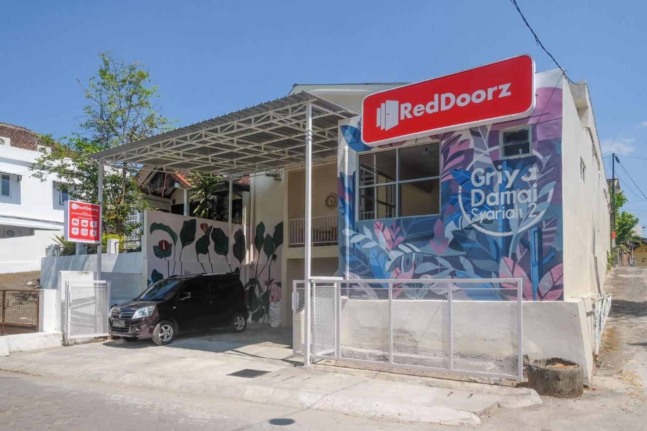 Reddoorz Syariah Near Universitas Mercu Buana Kampus 2 Yogyakarta Kejayan ภายนอก รูปภาพ